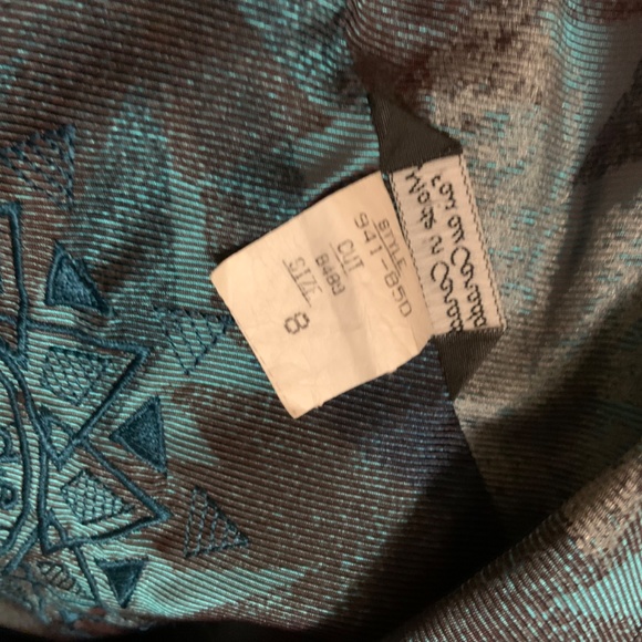 Vests - Picture 4 of 4